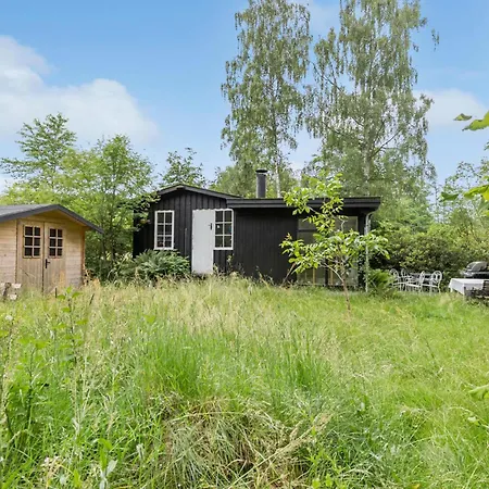 Дом отдыха 1 Bedroom Beautiful In